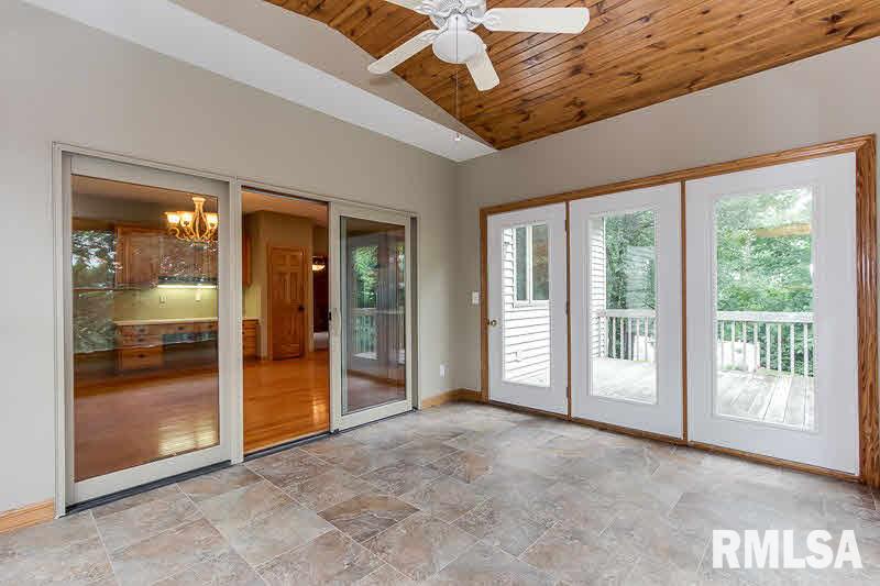 6773 Ridges Court Bettendorf, IA 52722 - Photo 9 of 24 Gallery Image 9
