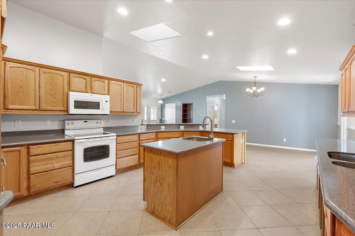 475 Highway 69 Prescott Valley, AZ 86327 - Photo 14 of 64 Kitchen