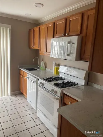 $389,000 | 11 Mannions Lane, Unit 11, Danbury, CT 06810