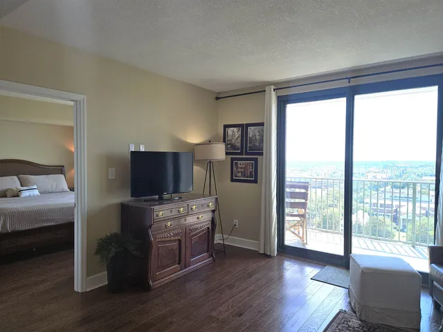 $255,000 | 300 South Duval Street, Unit 1003, Tallahassee, FL 32301
