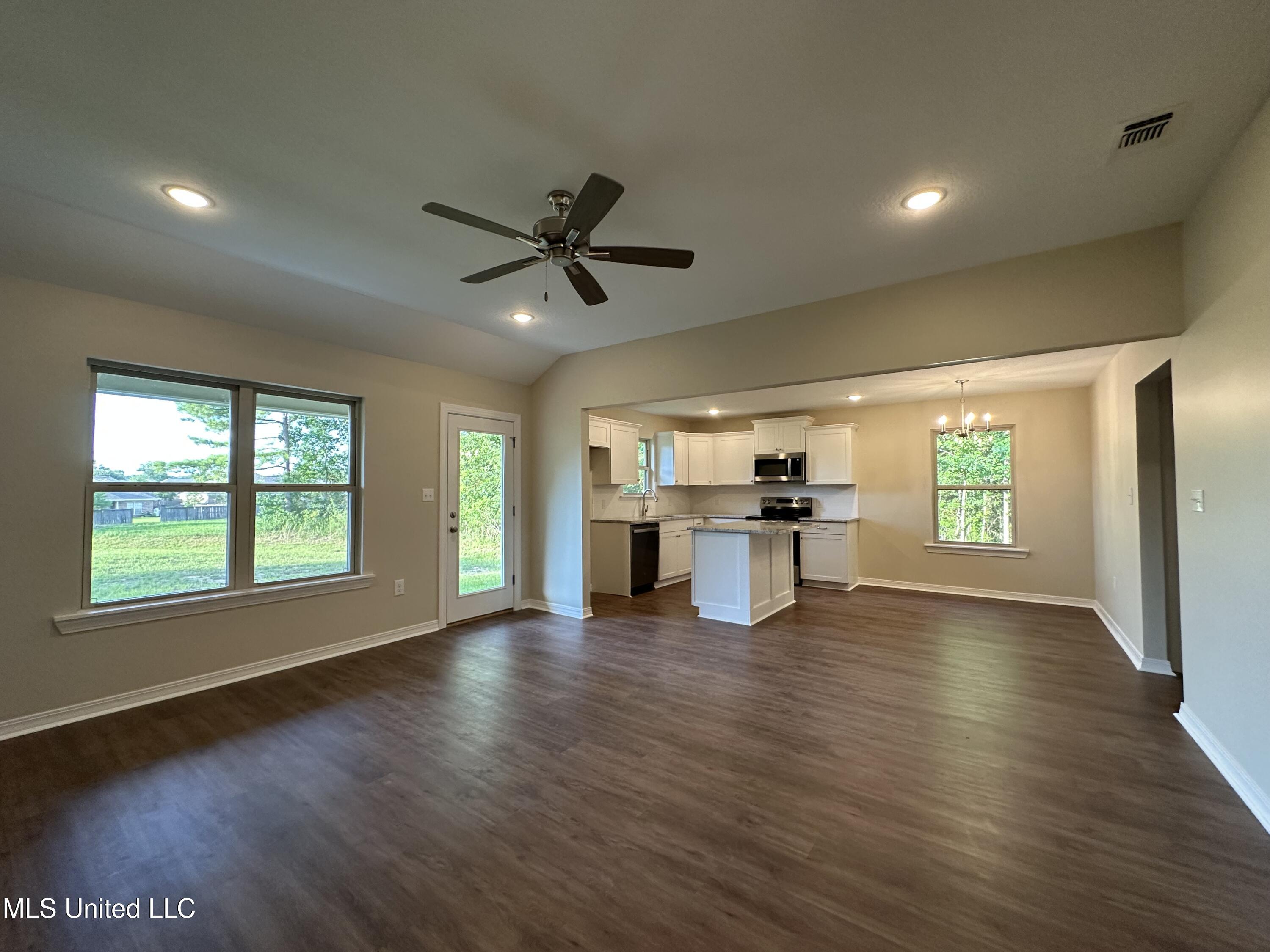 90 Todd Road Sumrall, MS 39482 - Photo 2 of 12 IMG_1722