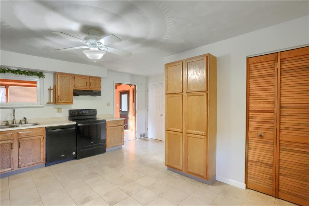 336 Oak Road Gibsonia, PA 15044 - Photo 8 of 24 Gallery Image 8