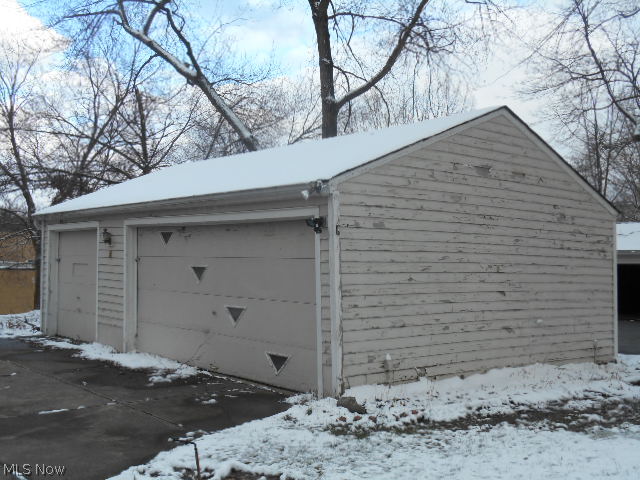 1779 South Green Road Cleveland, OH 44121 - Photo 21 of 22