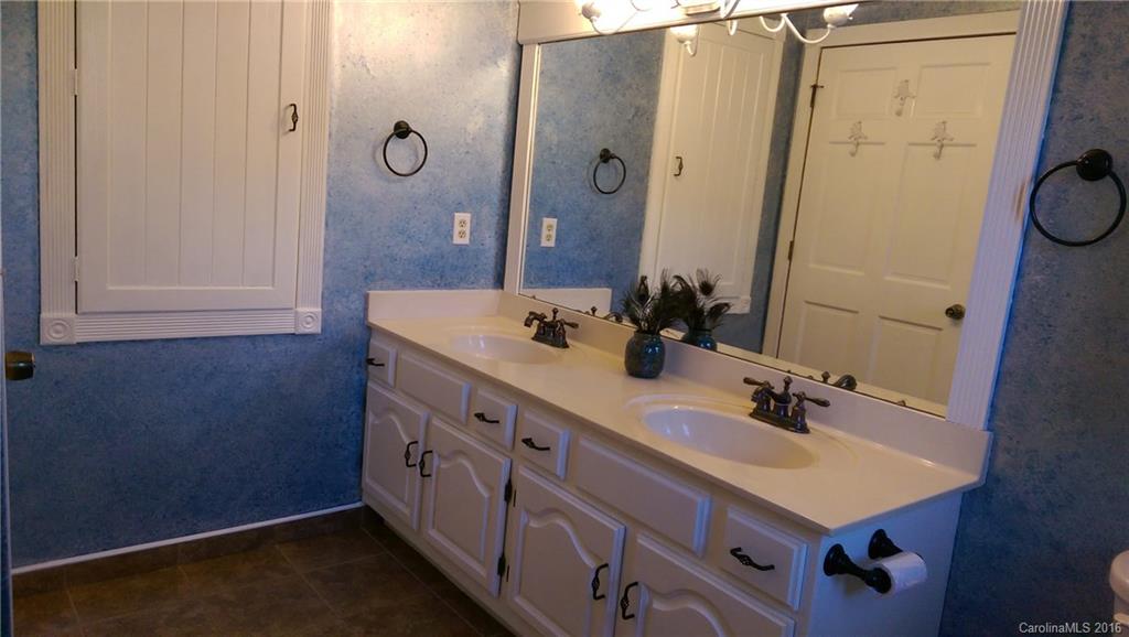 552 Old Fort Road Fairview, NC 28730 - Photo 13 of 24 Gallery Image 13