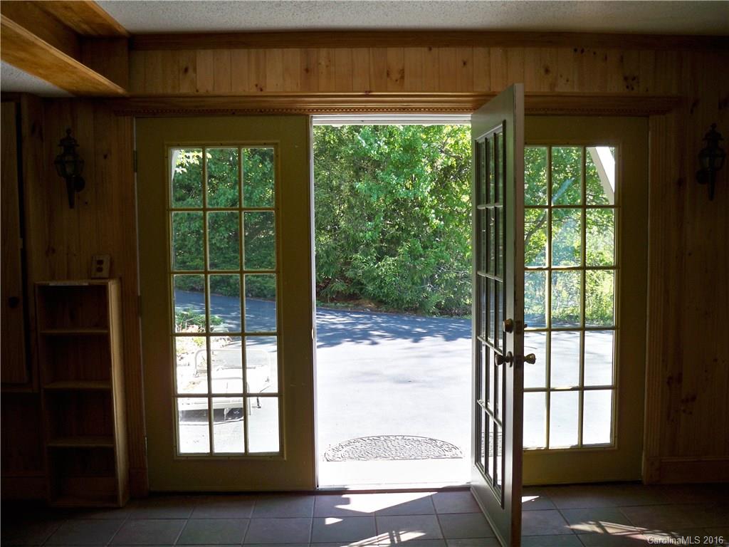 552 Old Fort Road Fairview, NC 28730 - Photo 17 of 24 Gallery Image 17