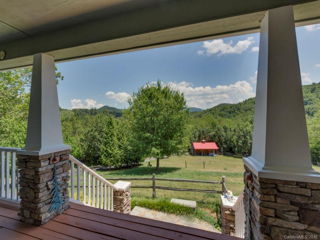 552 Old Fort Road Fairview, NC 28730 - Photo 4 of 24 Gallery Image 4