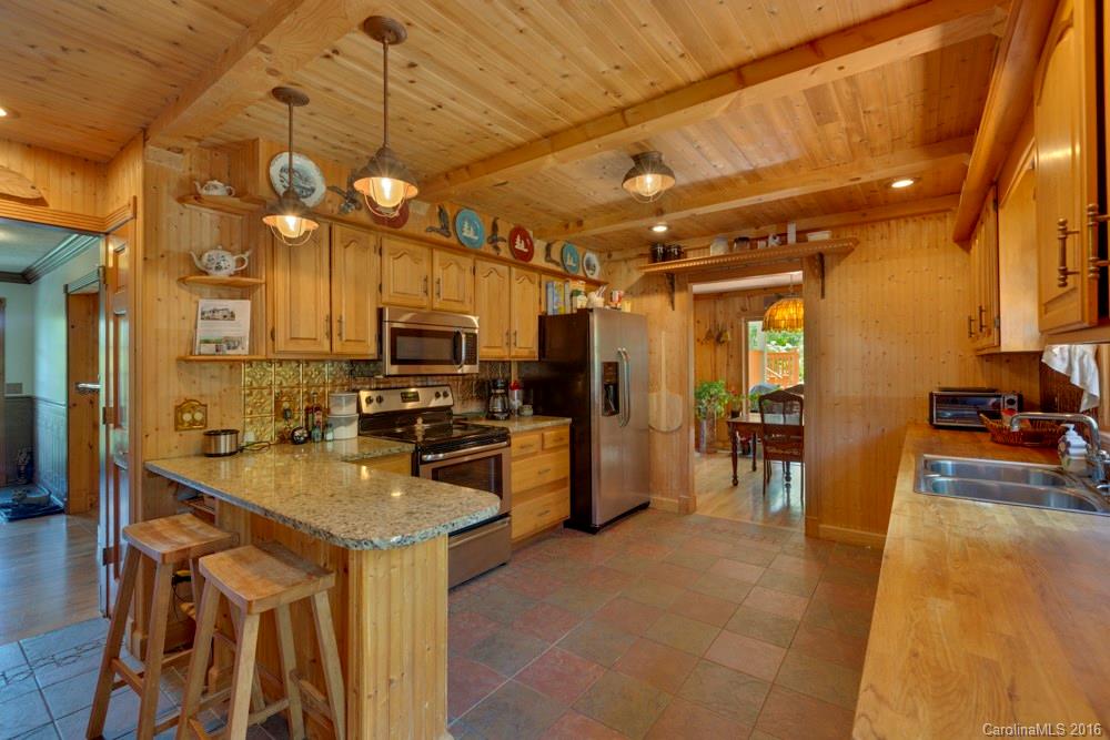 552 Old Fort Road Fairview, NC 28730 - Photo 10 of 24 Gallery Image 10