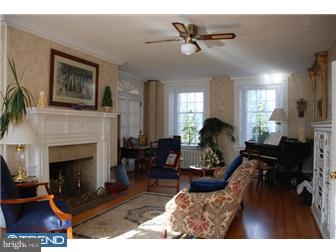 4513 State Road Phoenixville, PA 19460 - Photo 6 of 12 Living Room