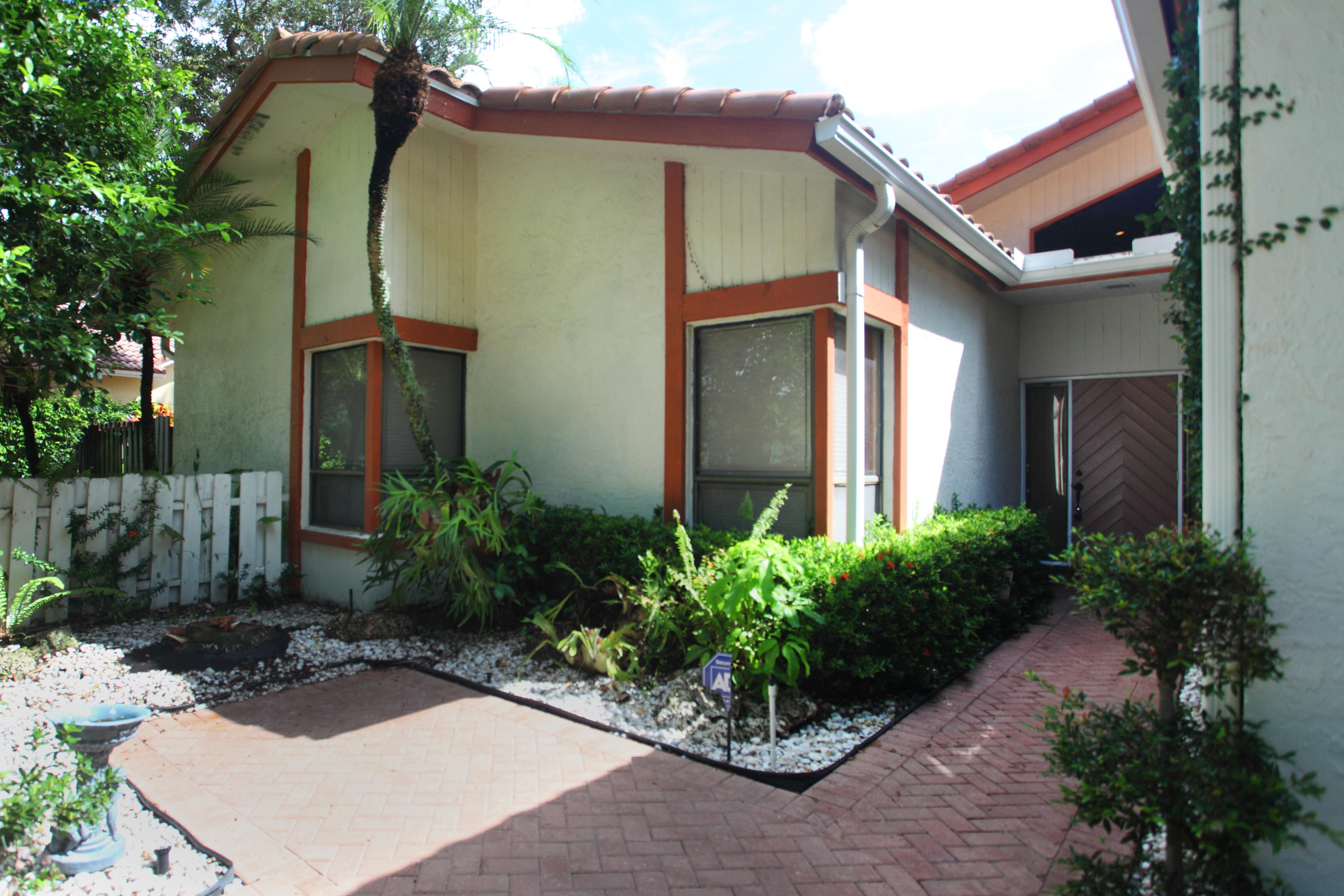 4350 Northwest 26th Avenue Boca Raton, FL 33434 - Photo 4 of 32 Front Exterior