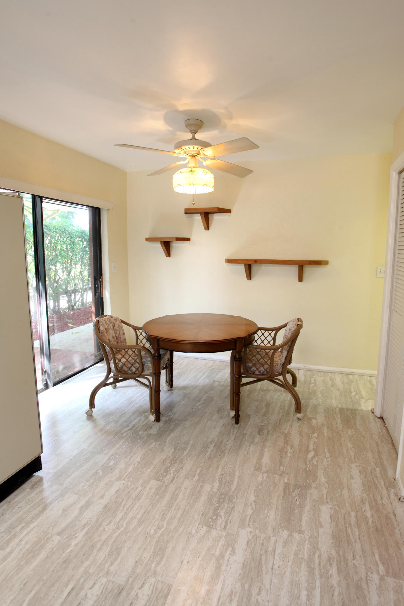 4350 Northwest 26th Avenue Boca Raton, FL 33434 - Photo 7 of 32 Eat in Kitchen