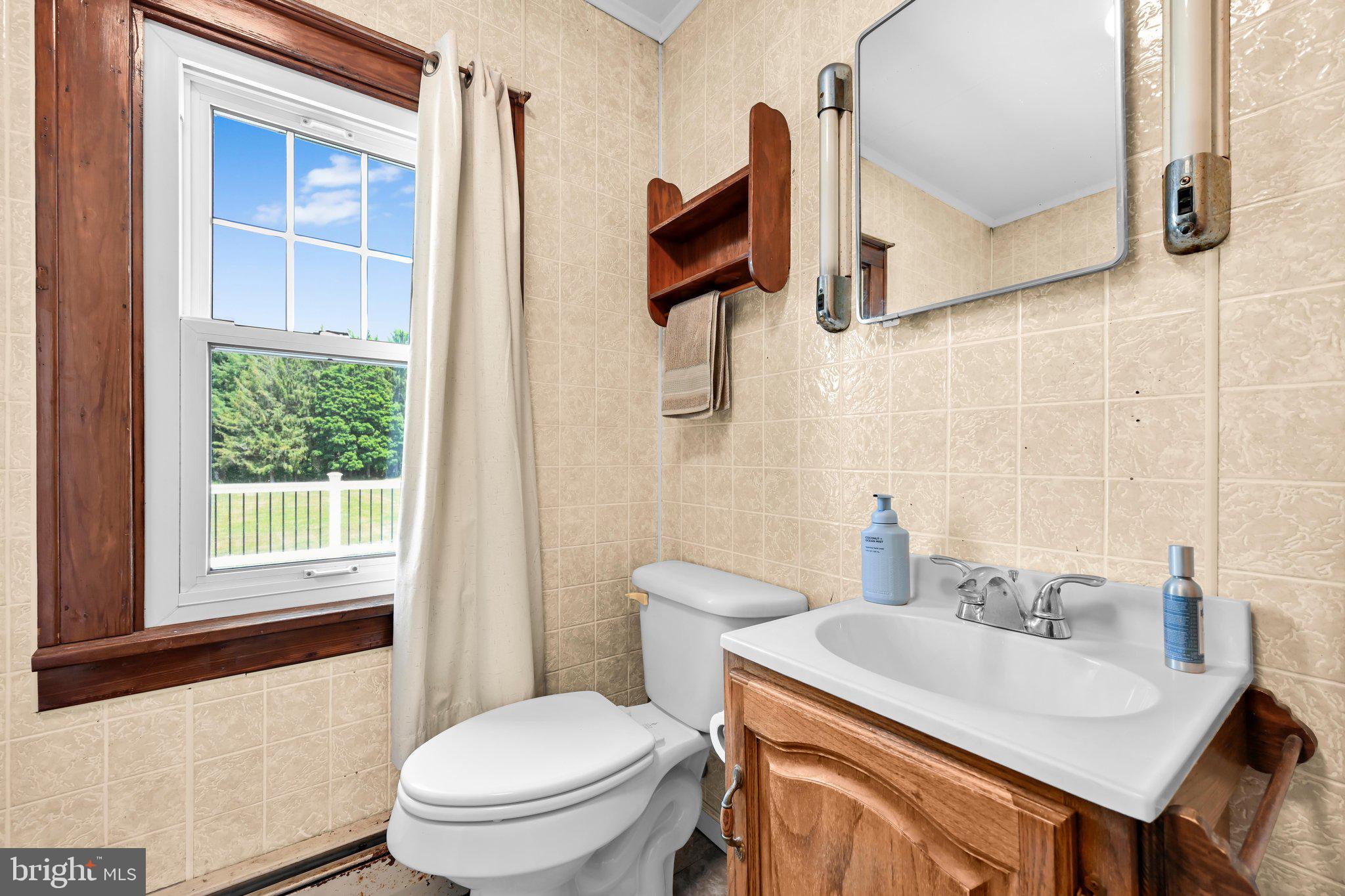 947 Deep Creek Road Ashland, PA 17921 - Photo 26 of 43 Powder Room
