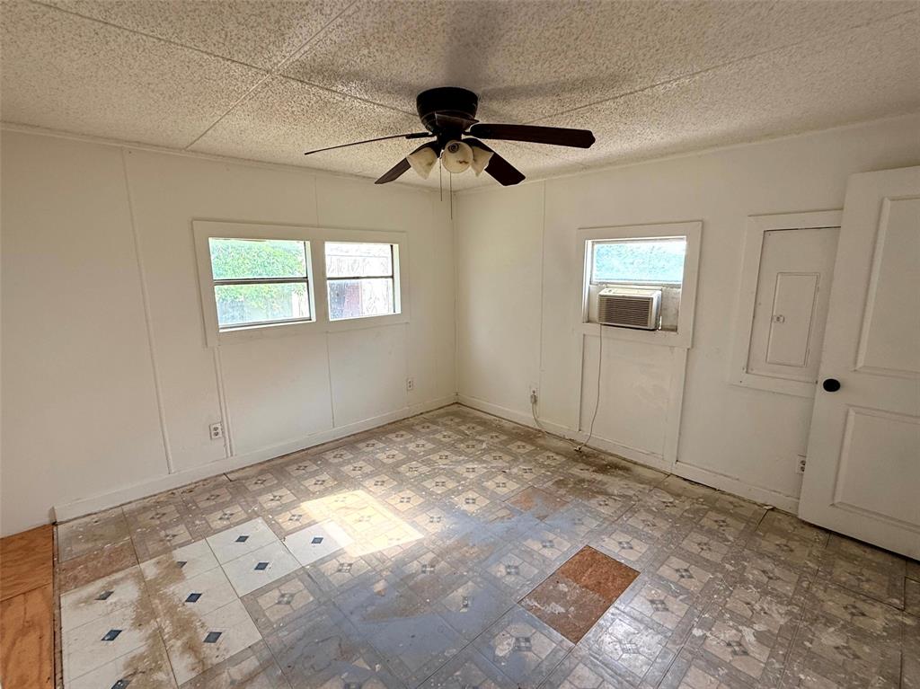 4361 Miller Road Midlothian, TX 76065 - Photo 15 of 40