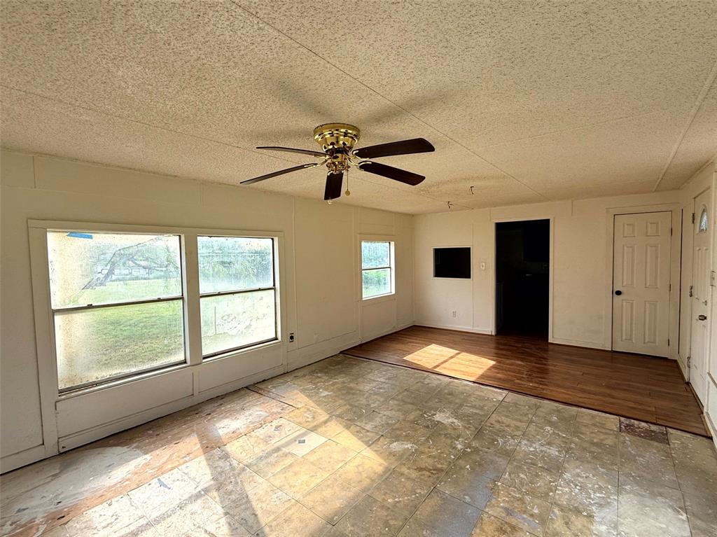 4361 Miller Road Midlothian, TX 76065 - Photo 23 of 40