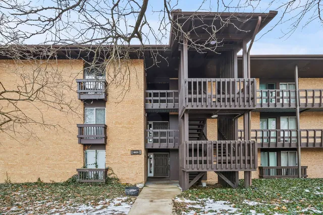 $235,000 | 1601 Maple Terrace, Unit 3B, Lisle, IL 60532