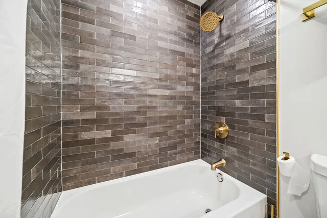 $235,000 | 1601 Maple Terrace, Unit 3B, Lisle, IL 60532