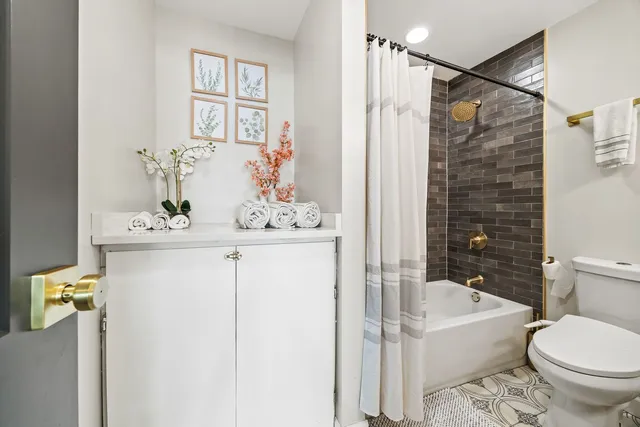 $235,000 | 1601 Maple Terrace, Unit 3B, Lisle, IL 60532