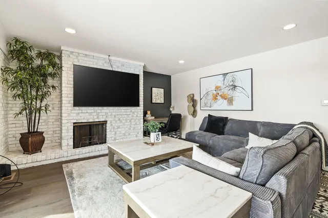 $235,000 | 1601 Maple Terrace, Unit 3B, Lisle, IL 60532