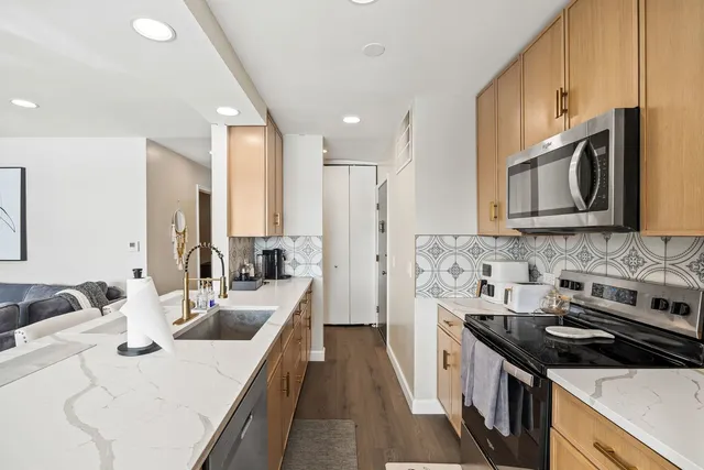 $235,000 | 1601 Maple Terrace, Unit 3B, Lisle, IL 60532