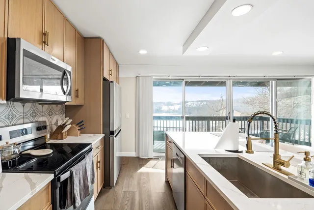 $235,000 | 1601 Maple Terrace, Unit 3B, Lisle, IL 60532