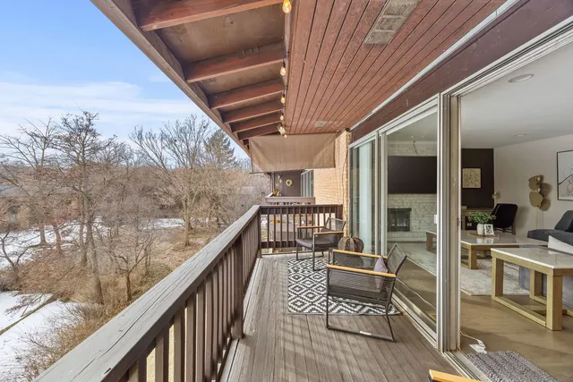 $235,000 | 1601 Maple Terrace, Unit 3B, Lisle, IL 60532