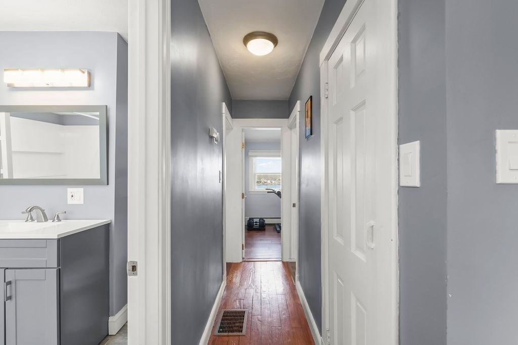 111 Westminster Road Weymouth, MA 02189 - Photo 29 of 42