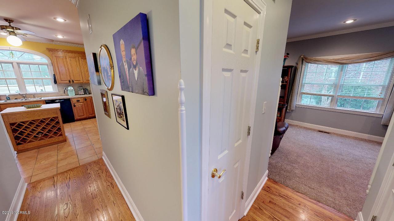 216 Nydegg Road New Bern, NC 28562 - Photo 16 of 52 Coat Closet