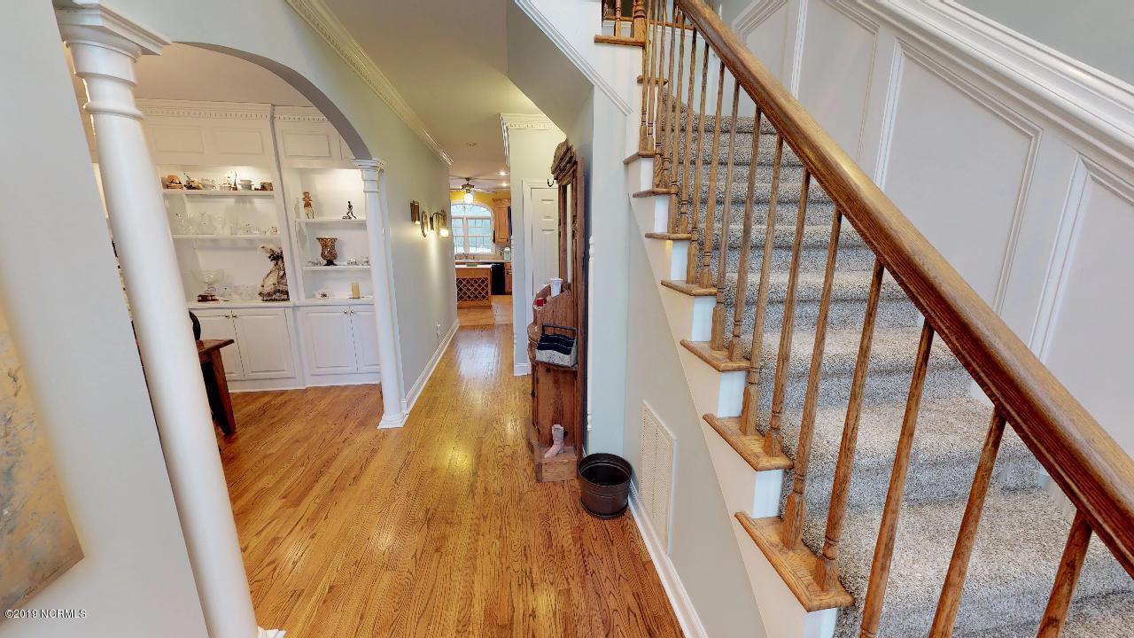 216 Nydegg Road New Bern, NC 28562 - Photo 18 of 52 Gorgeous Entry