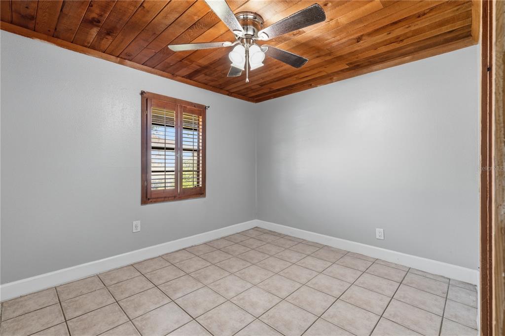 10301 Trail Ridge Lane Tampa, FL 33624 - Photo 16 of 35 a view of an empty room