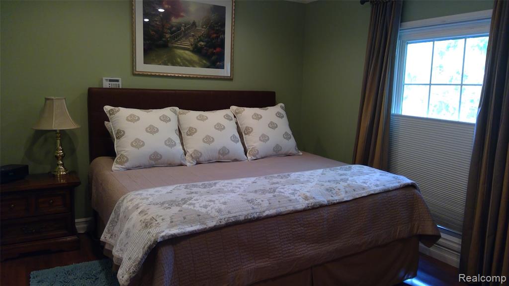 1297 Lamplighter Lane Rochester Hills, MI 48306 - Photo 18 of 32
