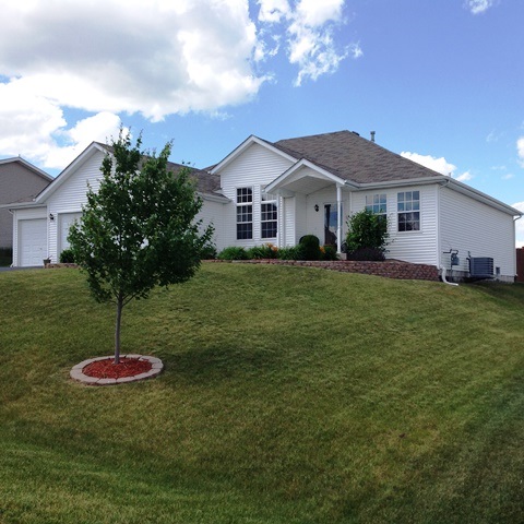 721 Merrion Road Roscoe, IL 61073 - Photo 3 of 25 Gallery Image 3