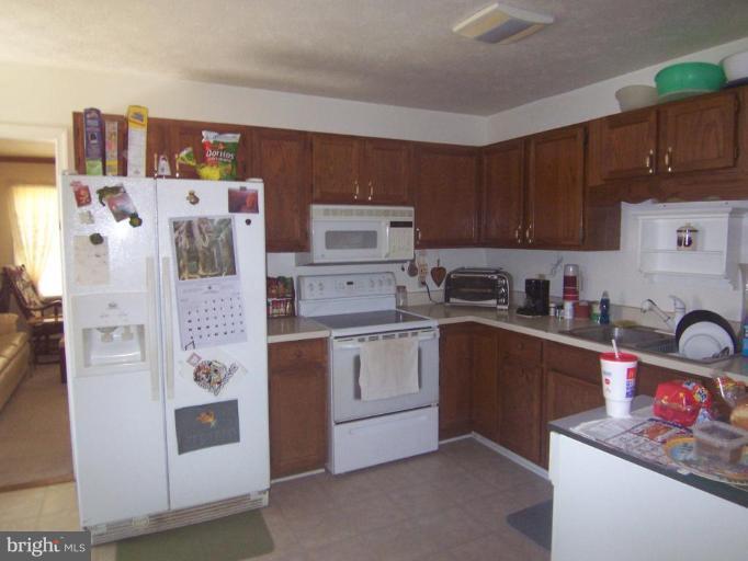 633 Ruebuck Road Bunker Hill, WV 25413 - Photo 9 of 17 Kitchen