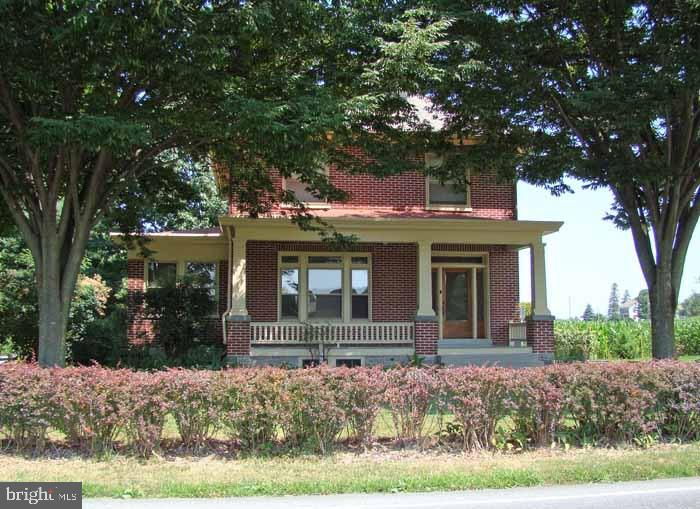 1470 Oregon Road Leola, PA 17540 - Photo 3 of 29