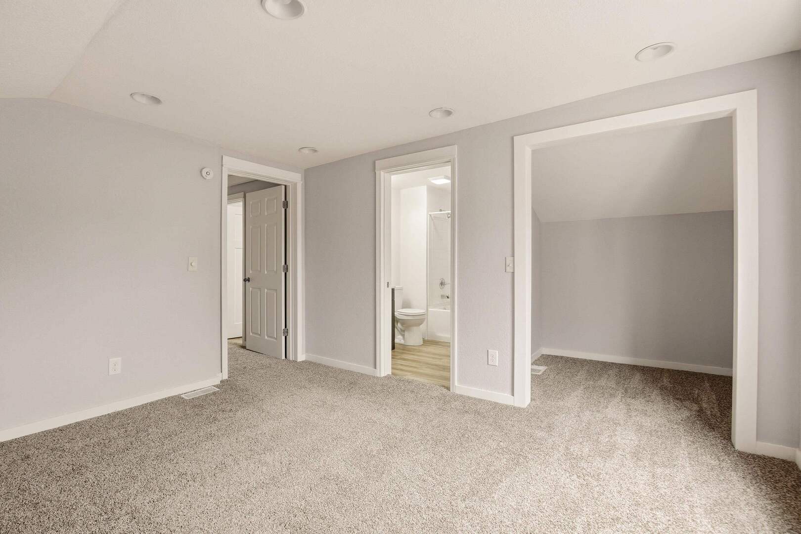 1928 8th Avenue Rock Island, IL 61201 - Photo 23 of 33 a view of an empty room