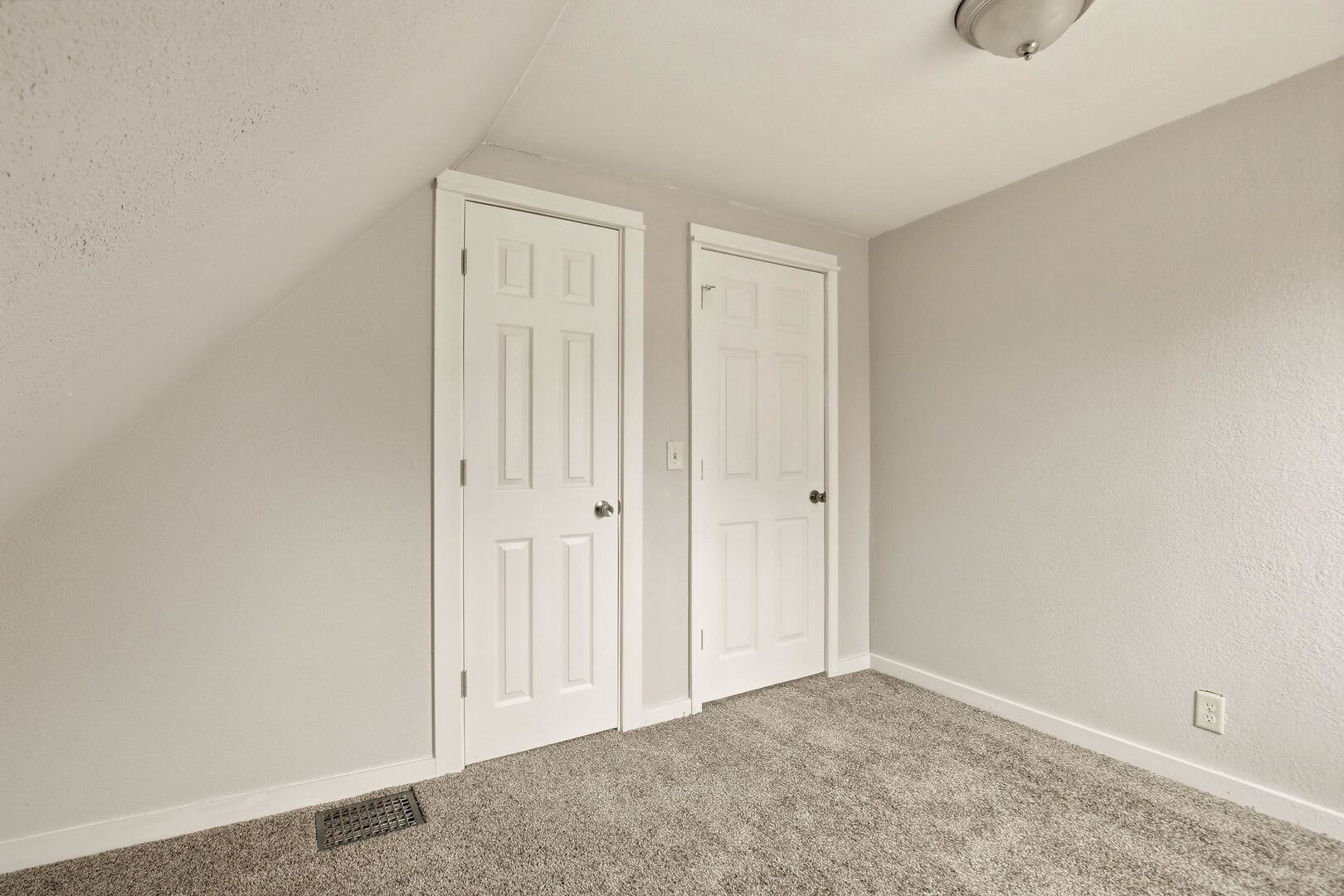 1928 8th Avenue Rock Island, IL 61201 - Photo 27 of 33 a view of an empty room with entryway & cabinets