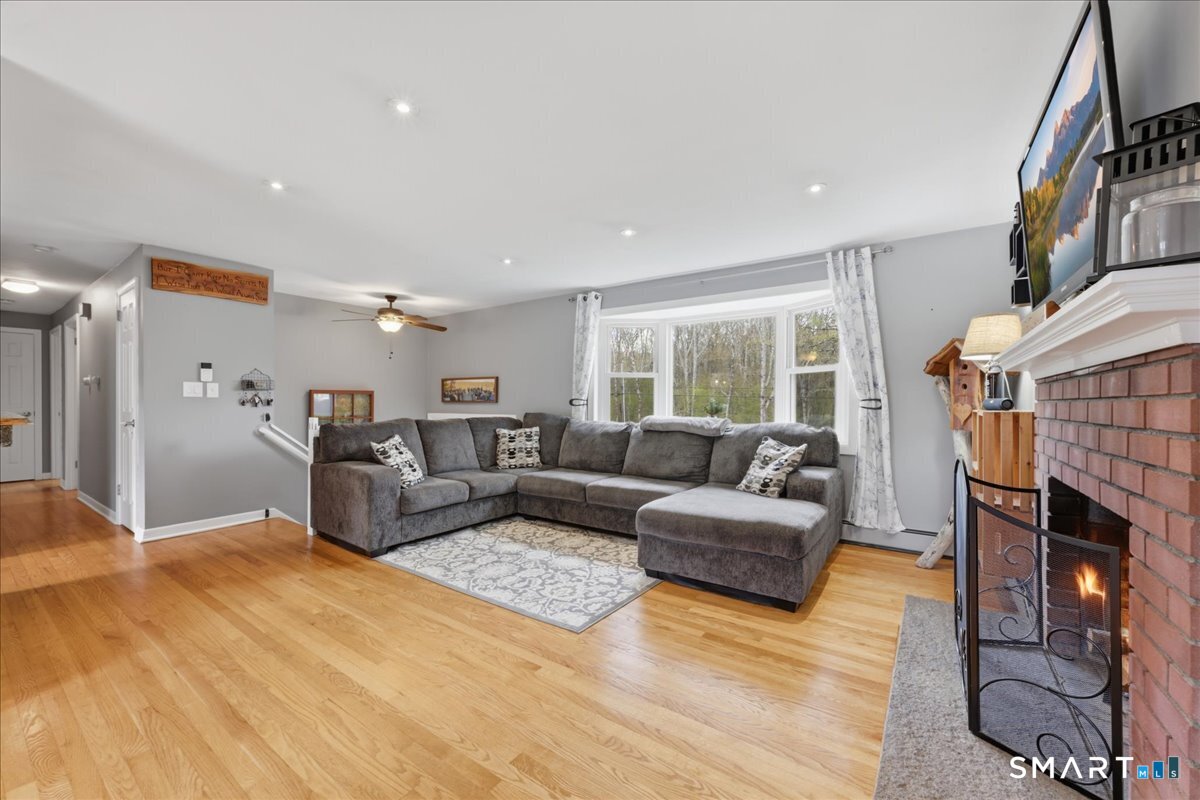 946 Shewville Road Ledyard, CT 06339 - Photo 5 of 39