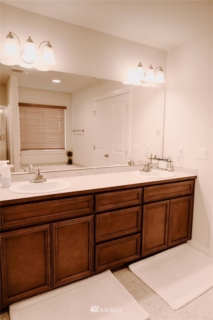 673 Ilwaco Place Northeast Renton, WA 98059 - Photo 18 of 29 Gallery Image 18