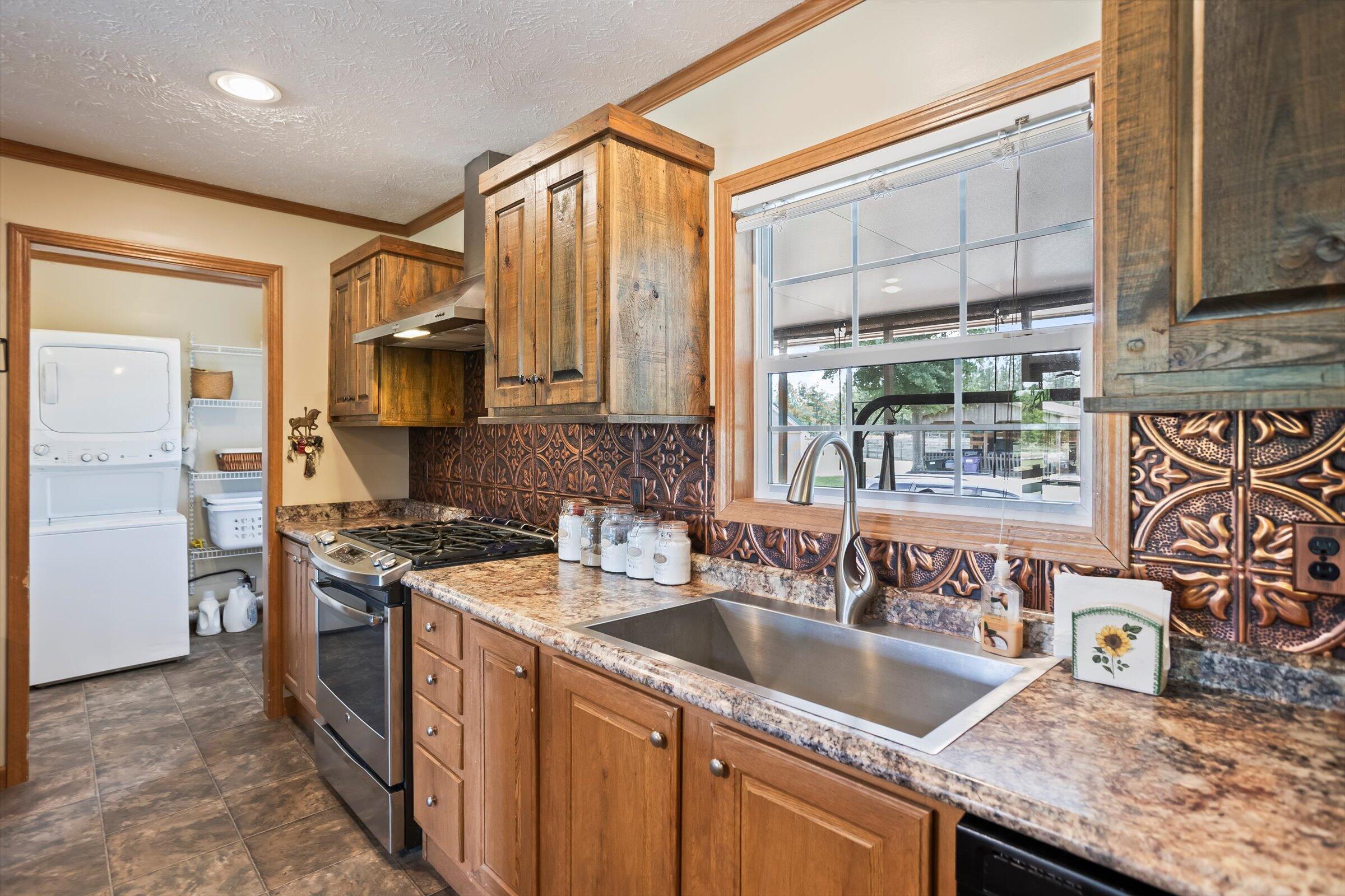 1178 Weeks Road Williston, SC 29853 - Photo 13 of 72
