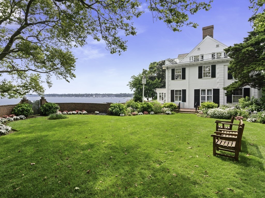 247 King Caesar Road Duxbury, MA 02332 - Photo 35 of 38 a front view of a house with garden