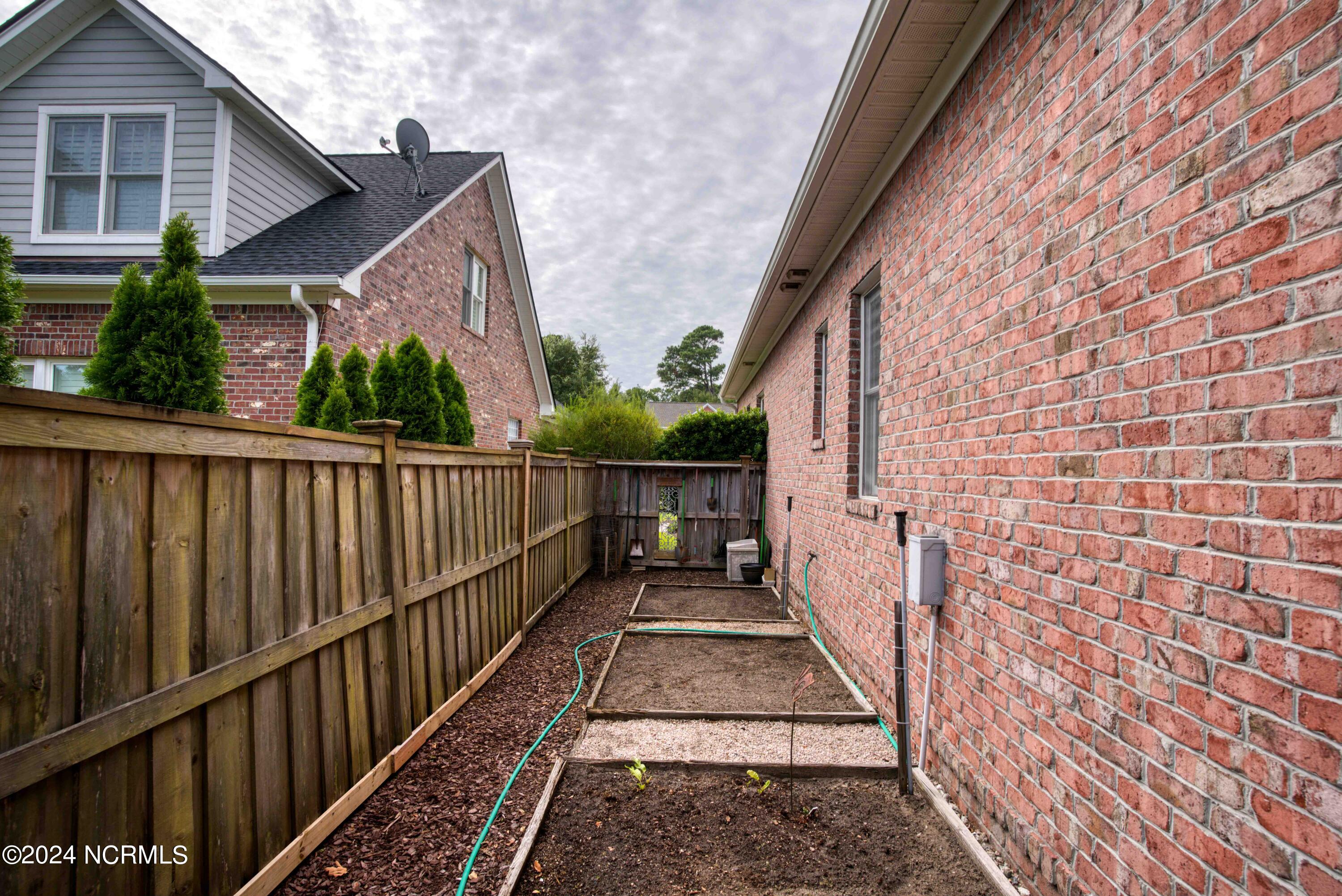 562 Tanbridge Road Wilmington, NC 28405 - Photo 66 of 72 Tanbridge 9 6 2024-00251
