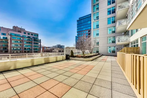 $375,000 | 909 West Washington Boulevard, Unit 811, Chicago, IL 60607