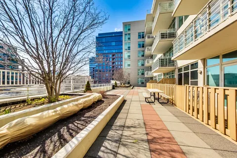 $375,000 | 909 West Washington Boulevard, Unit 811, Chicago, IL 60607