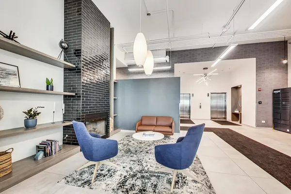 $375,000 | 909 West Washington Boulevard, Unit 811, Chicago, IL 60607