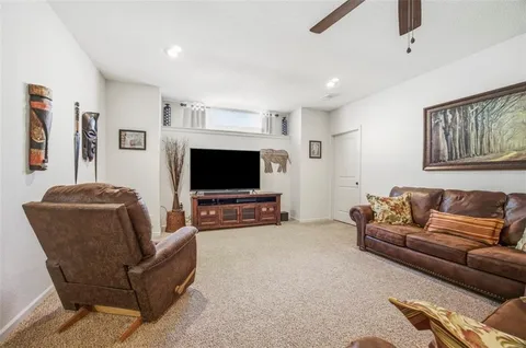 $315,000 | 34097 West 90th Circle, De Soto, KS 66018