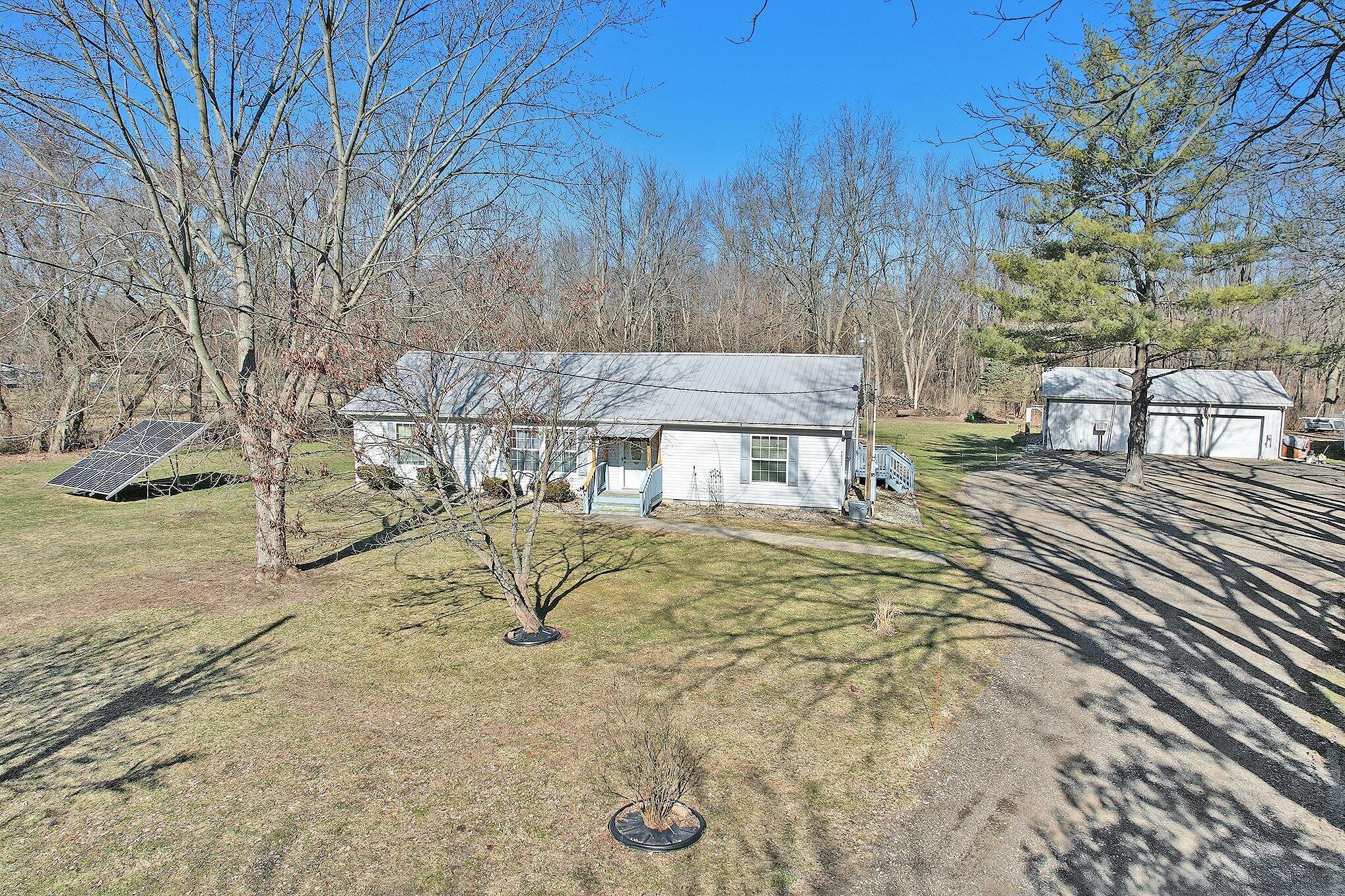 4827 West Paradise Road Battle Creek, MI 49015 - Photo 1 of 28 1000060886