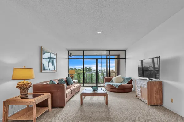 $3,650 | 11370 12 Oaks Way, Unit 412, North Palm Beach, FL 33408