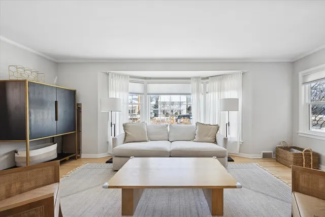 $799,000 | 310 Leitch Avenue, La Grange, IL 60525