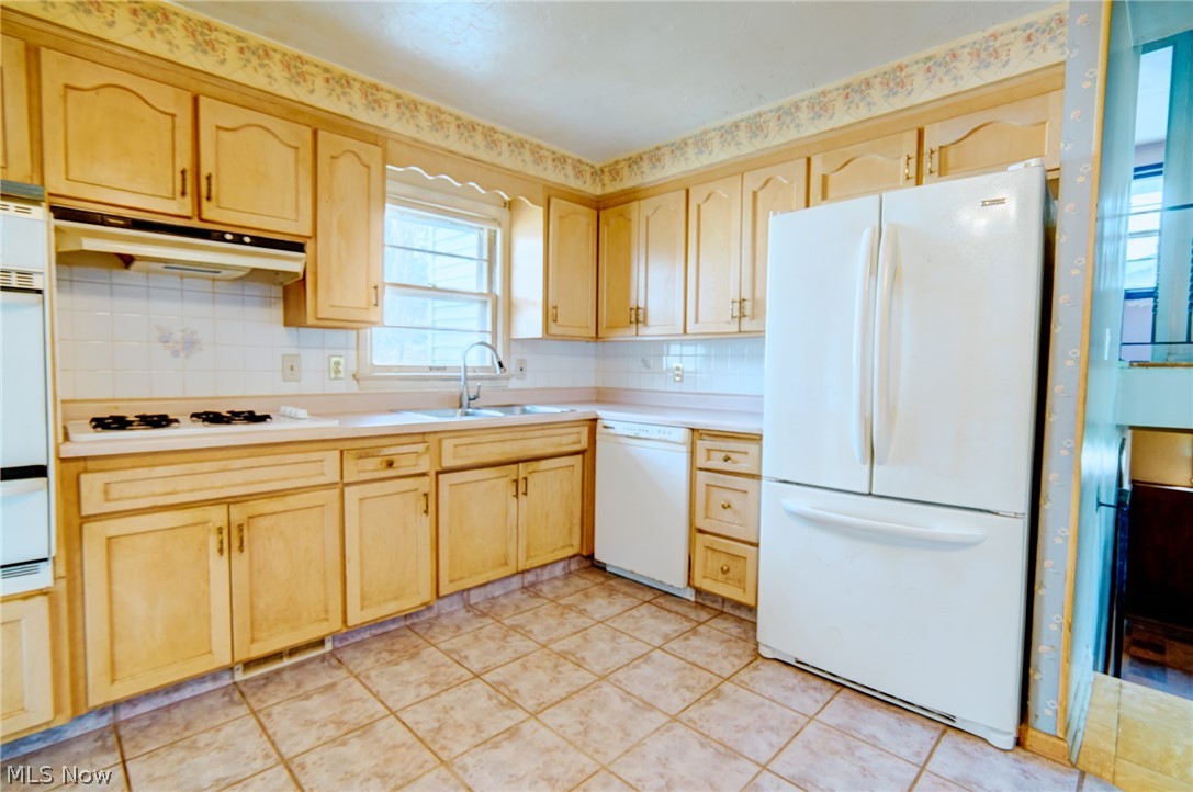 6413 Longridge Road Cleveland, OH 44124 - Photo 12 of 31 Gallery Image 12