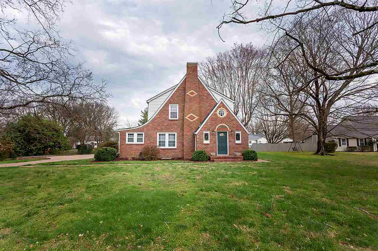 304 Georgetown Road Northwest Cleveland, TN 37311 - Photo 3 of 45 a front view of a house with a yard