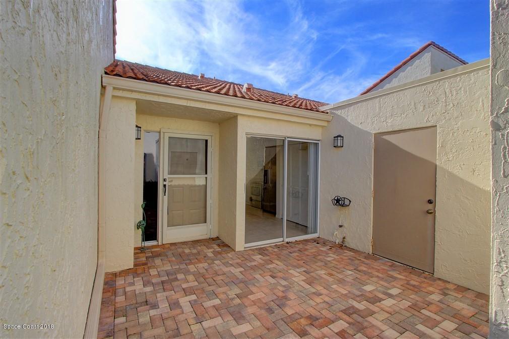 765 Spring Valley Drive Melbourne, FL 32940 - Photo 3 of 33 IMG_3752_3_4_fused