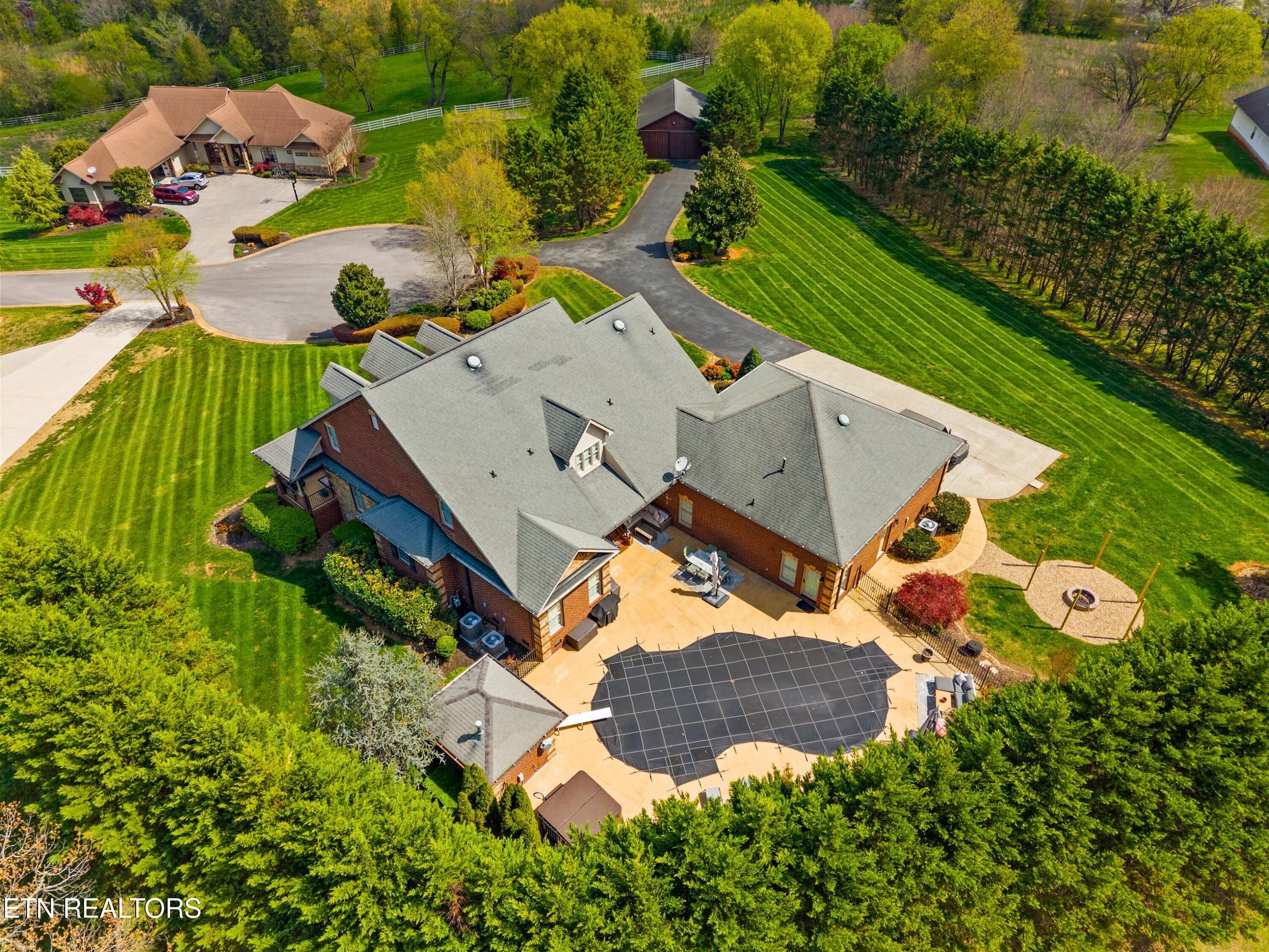 1316 Conner View Sevierville, TN 37862 - Photo 10 of 58 068-1316ConnerViewCourt-Sevierville-TN-3